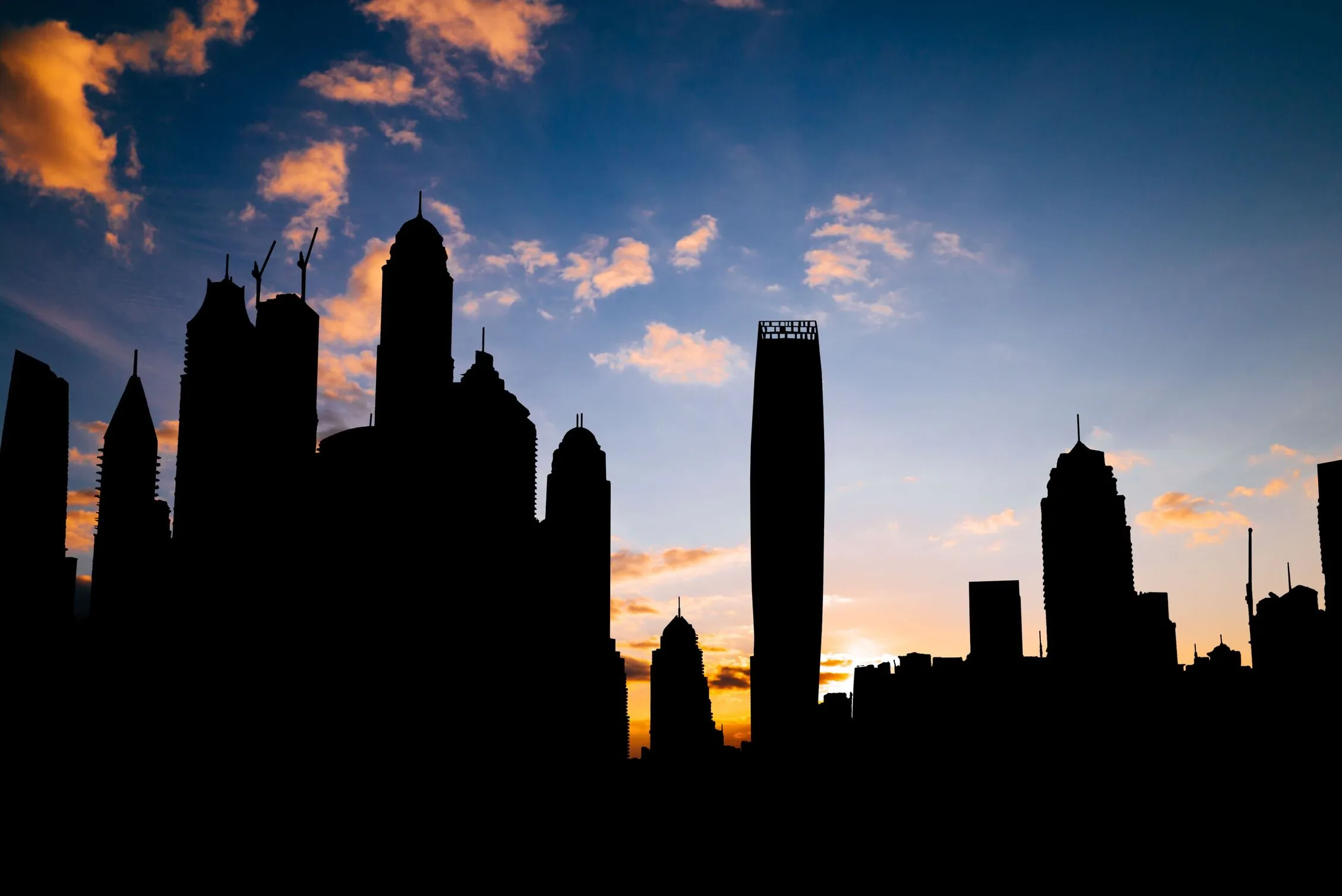 Why Summer Is the Ideal Time to Buy or Lease Commercial Property in Dubai